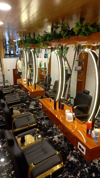 Salon at Dwarka New Delhi
