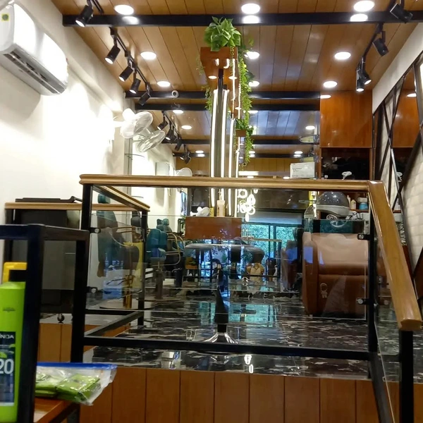 Salon at Dwarka New Delhi